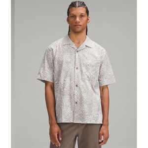 Lululemon Airing Easy Camp Collar‎ ShirtLined Leopard Gray White Large M3EMUS